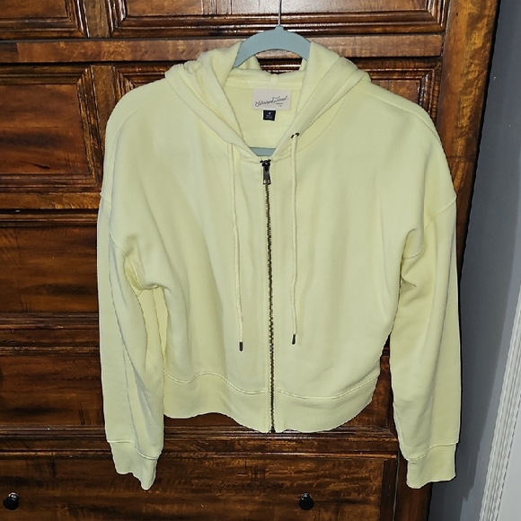 Universal Thread Tops - Universal Thread Womens Sz Medium Full Zip Hoodie. Yellow. Very Nice